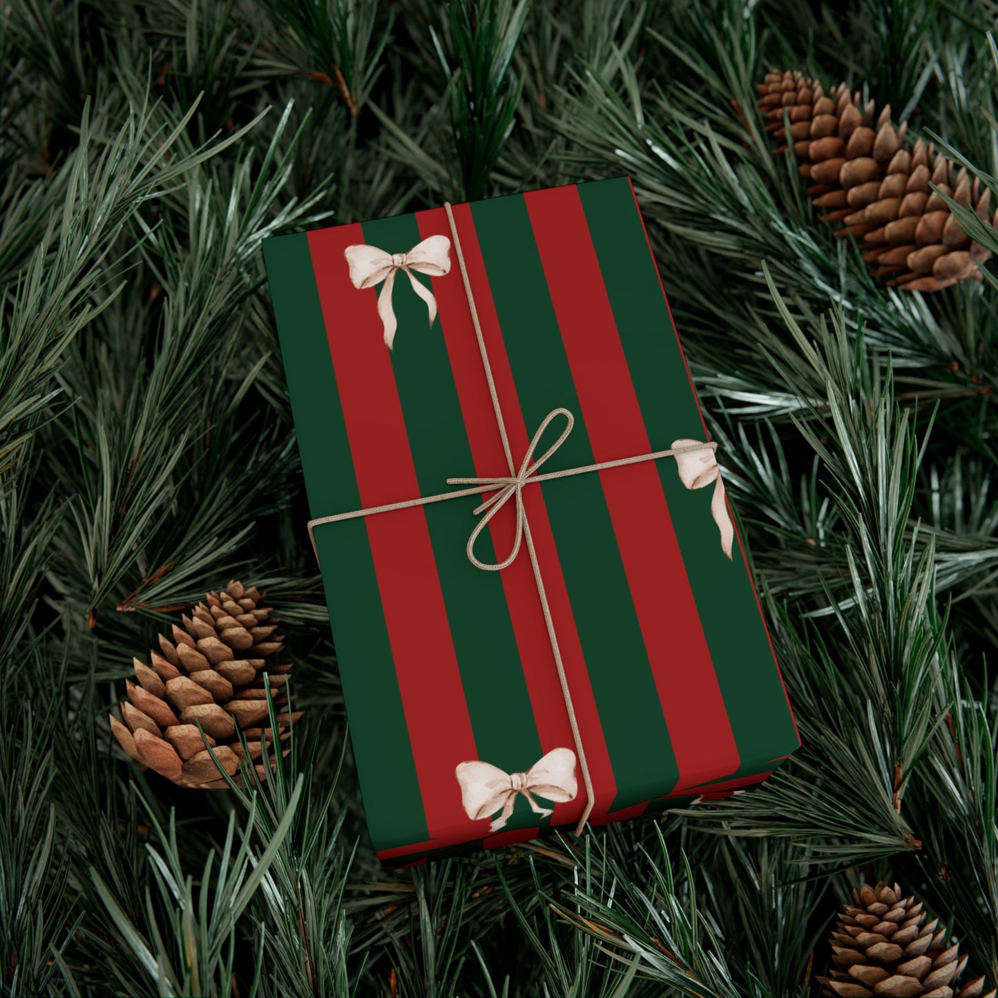 Classic Holiday Gift Wrap Papers, Festive Wrapping Sheets for Christmas, Eco-friendly Wrapping Paper for Gifts, Seasonal Decor, [...]