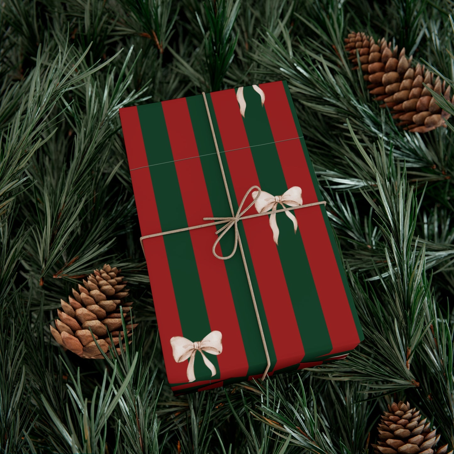 Classic Holiday Gift Wrap Papers, Festive Wrapping Sheets for Christmas, Eco-friendly Wrapping Paper for Gifts, Seasonal Decor, [...]